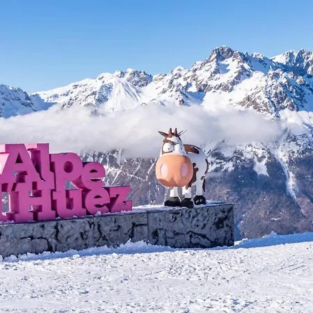 Avec Superbe Vue Sur Les Montagnes Daire *